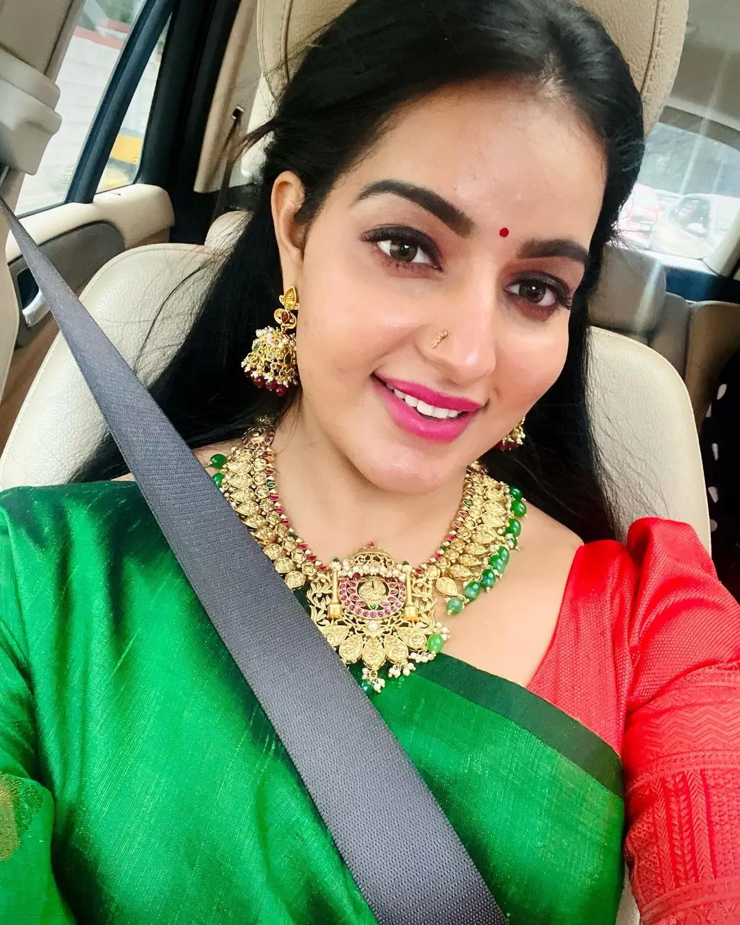 Malayalam Girl Malavika Menon In Green Saree Red Blouse